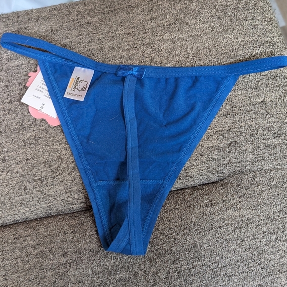 📢 Just In... Hello Kitty Thong - Picture 5 of 6